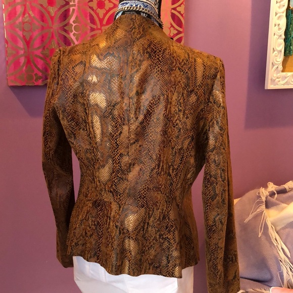 Light weight suede python print jacket-zara! - Picture 5 of 6